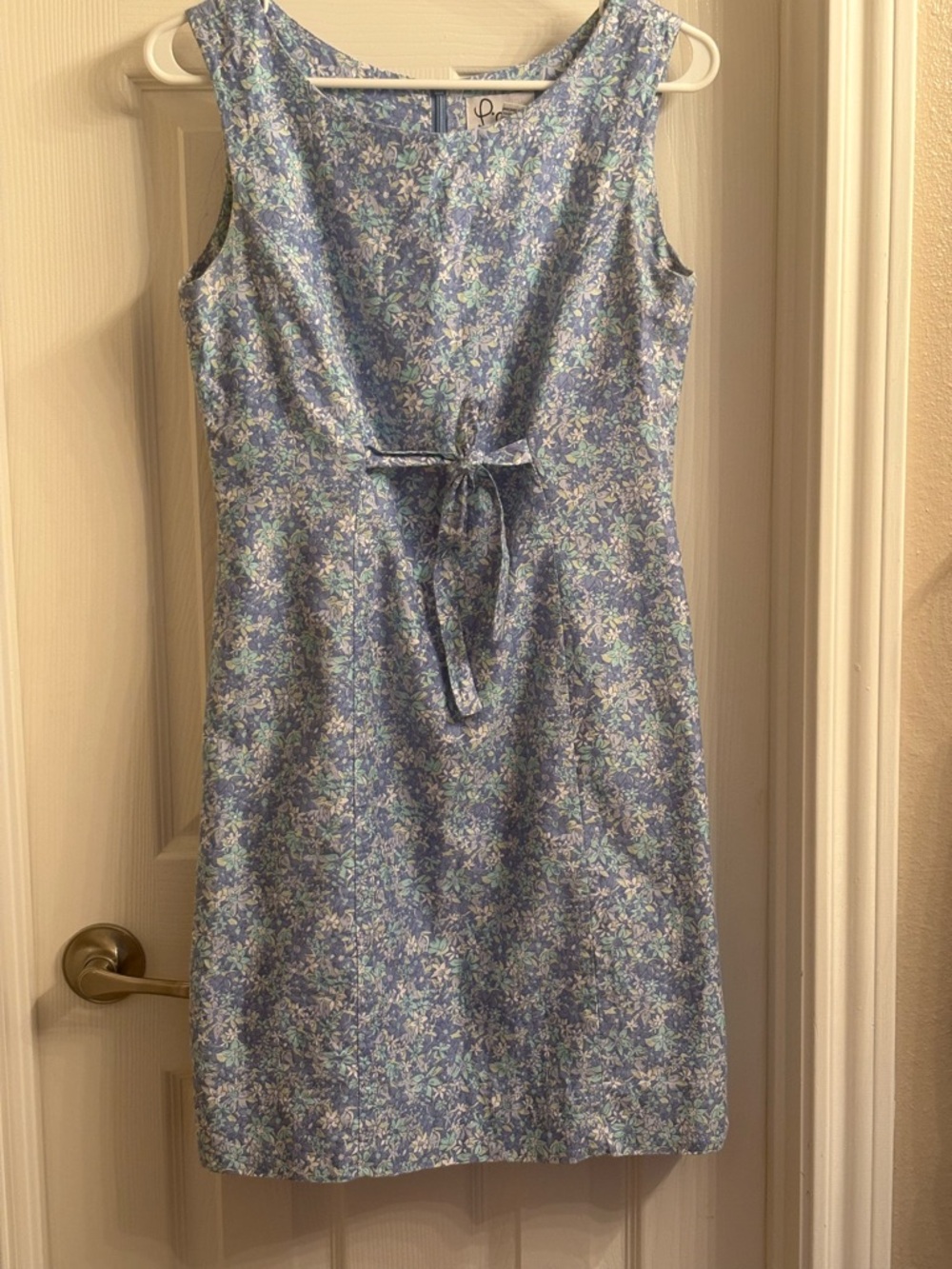 Lilly Pulitzer blue floral sheath dress